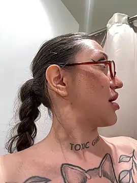 SaintSquirt Chat XXX live