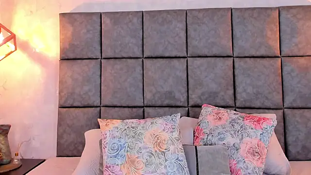 Chat +18 de Roseaurora ao vivo