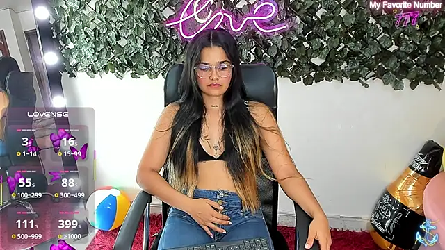 DestinyHills – Live XXX-chat