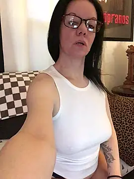 Chat XXX en directo de SidneyRaee