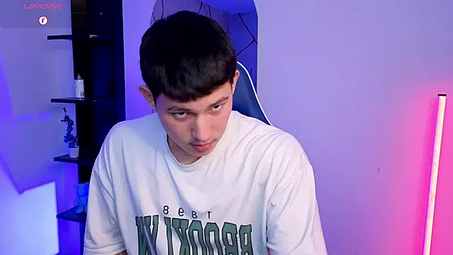 JamesCr_ Live XXX-chat