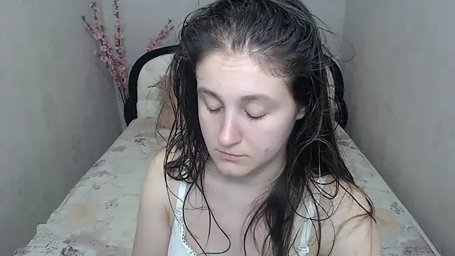 Holliy_Cooper Adlı Modelin Canlı XXX Sohbeti