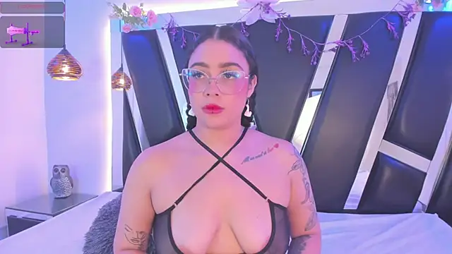 Chatroom XXX en direct de antonelllepiercee
