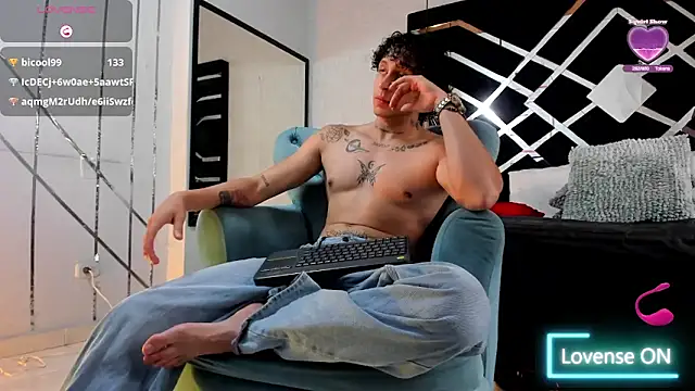Živý XXX chat JayTaylorr