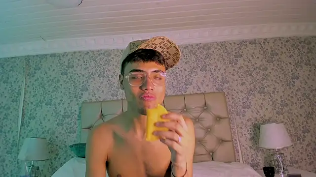 DannTaylor live XXX chat