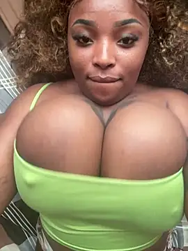 Chatroom XXX en direct de BABYBEL_k