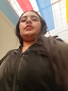 Chat +18 de MAYE__13 ao vivo