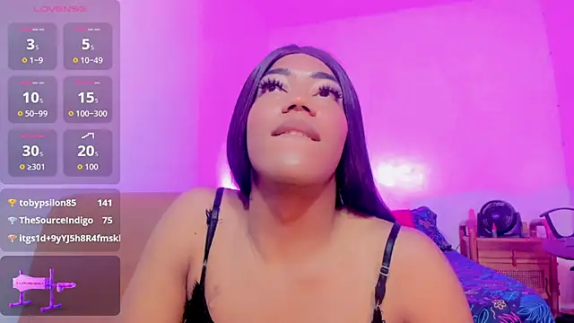 bayolet_ élő XXX-chatje