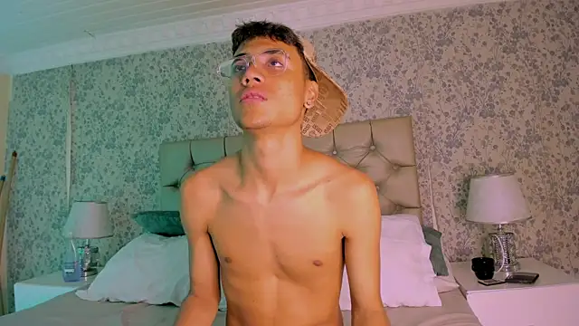 DannTaylorn Live XXX chat