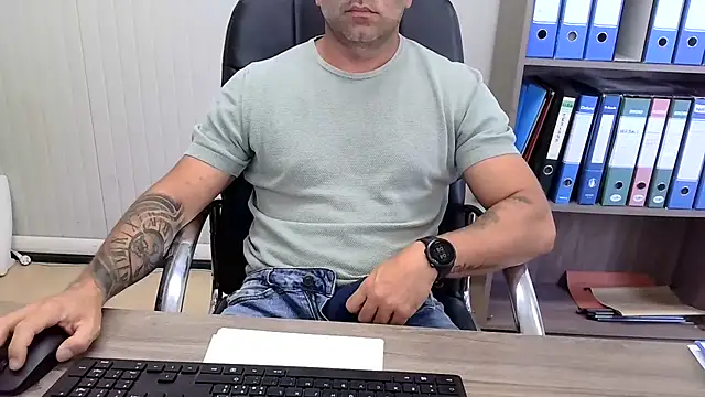 צ'אט XXX בשידור חי של Evasionee