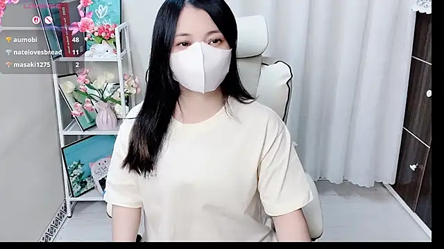 Clover_Nhi – Naživo XXX chat