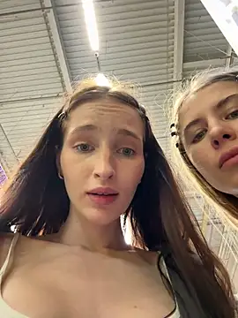 -missbehaving-'s Live XXX Chat