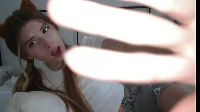 XXX chat uživo modela ErikaShyy