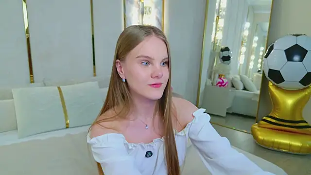 Lili_Lohan Chat XXX live
