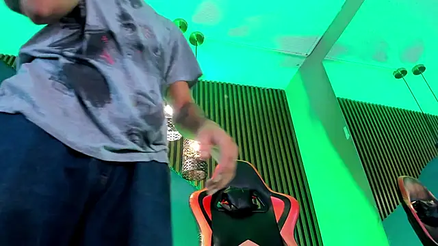 XXX chat uživo modela Boss_Domiinator