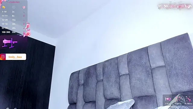 emily_fox1's Live XXX Chat
