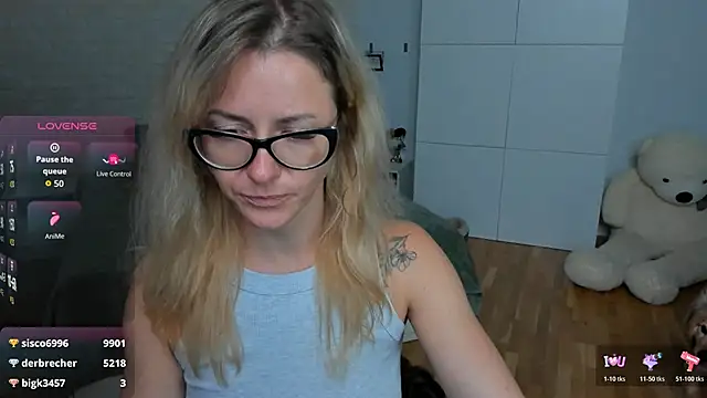 XXX chat uživo modela LadyIzabel