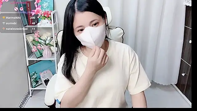 Clover_Nhi Adlı Modelin Canlı XXX Sohbeti
