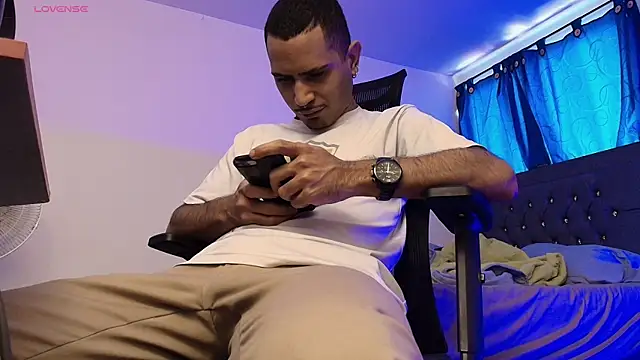 Chatroom XXX en direct de imyourg0d
