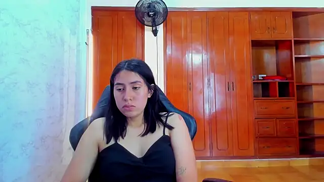 Soffy_and_Emily – Live XXX-chat