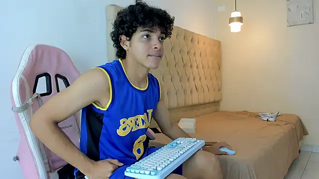 Chatroom XXX en direct de Boy_king28