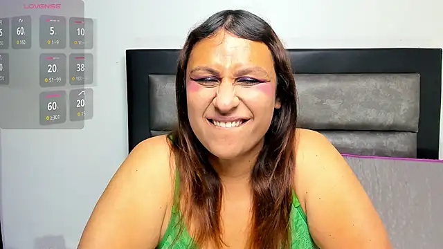 Chat +18 de WildDolls ao vivo