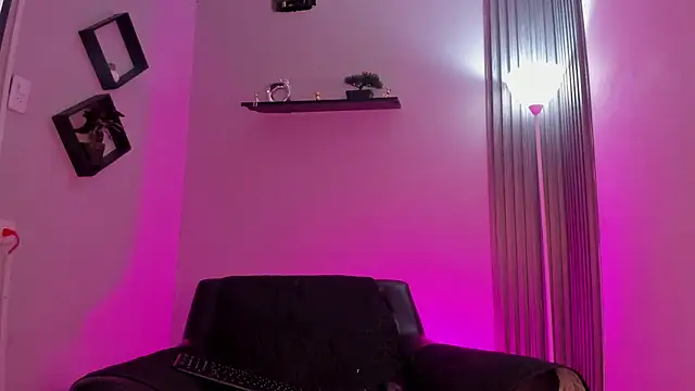 Chatroom XXX en direct de marxi_doll7