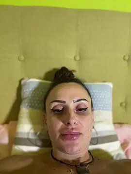 Caramellaa Chat XXX live