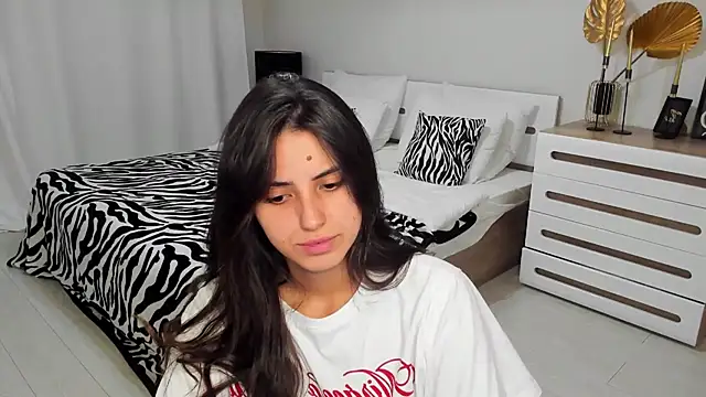 Jasmine_Stewart: онлайн-секс-чат