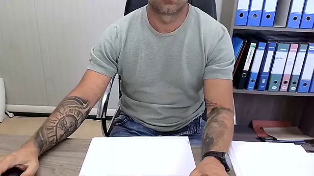 Evasionee Chat XXX in diretta