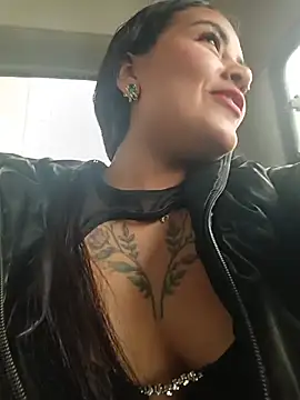 MAYE__13 Adlı Modelin Canlı XXX Sohbeti