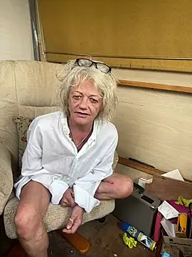 ladyboatlady's Live XXX Chat