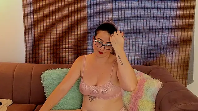 ariana_cross' Live XXX Chat