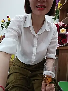 Emma_Linh 现场XXX聊天