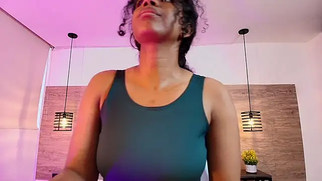 צ'אט XXX בשידור חי של Ellie-Alves