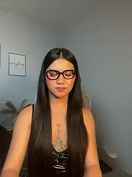 Chat XXX en directo de JassmineLove
