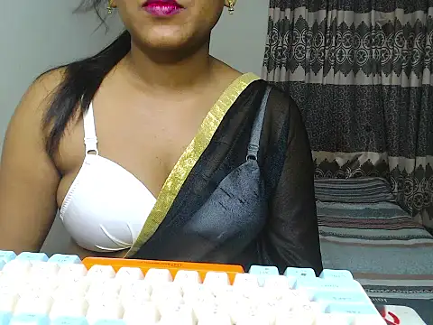 VelvetCoupleLive লাইভ XXX চ্যাট