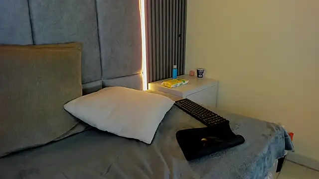 Czat XXX na żywo – Alaia_Aura
