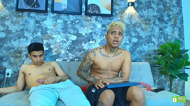 Chat +18 de Alejandro_and_Deiby ao vivo