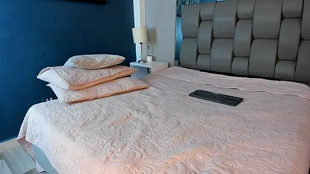 Charlie___Musk's Live XXX Chat