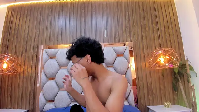 adams_bobby Шоу с уебкамера