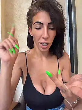 Yasmiinee Adlı Modelin Canlı XXX Sohbeti