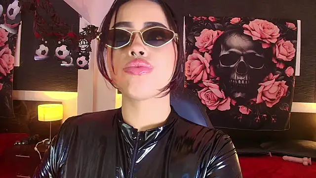 EvaaFoxxy1 – Live XXX-chat