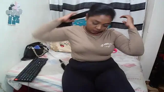 Indian_FireXX élő XXX-chatje