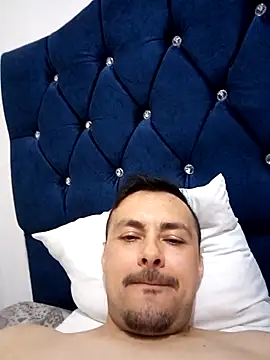 Show webcam de required