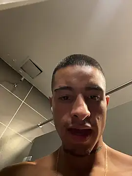 willclayy XXX чат на живо