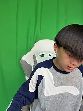 XXX chat uživo modela DD-101