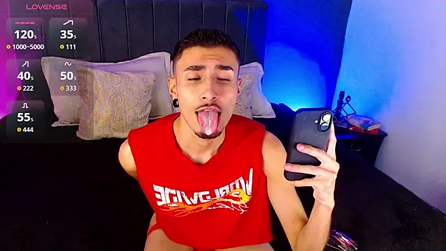 XXX chat uživo modela Toyboy_richard