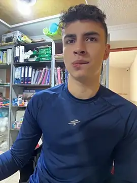 AdrianRinaldi 现场XXX聊天