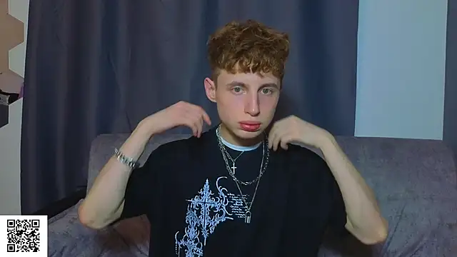 crispinver Live XXX Chat